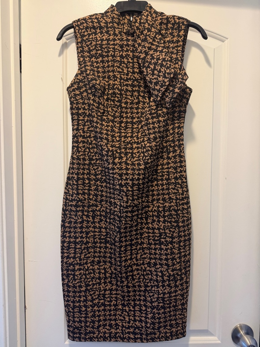 Calvin Klein Black and Tan Printed Sleeveless Sheath Dress